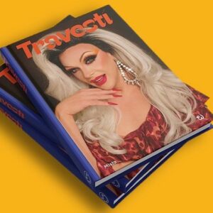 La Prohibida Instagram - En la presentación de “Travestí” de @mista.studio con @supremmedeluxe y @_valeriavegas_ 
¡Lujo de libro! ❤️
La edición es LIMITADA y podéis adquirirlo en @mista.studio
La presentación parecía un show de revista, gracias a la flamante presentadora del evento y autora de las entrevistas Valeria Vegas que estuvo súper graciosa como siempre ❤️ #travestíellibro