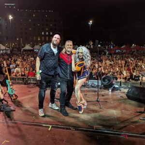La Prohibida Instagram - con mi @rafaspunky ❤️ en Barcelona, donde me invitó a participar en su concierto.
Rafa es el autor de “Flash” ⚡️ y de muchos otros de mis temas, y pronto vamos a grabar un dúo 🎵
Ojalá más noches como esta!
Fotos @julietaferoz