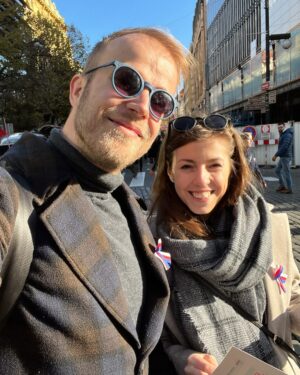 Ladislav Zibura Instagram - Na Národní třídě po letech panuje nejen sváteční nálada, ale taky sluníčko. Přijďte!

❤️🇨🇿🇪🇺