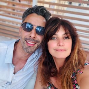 Laëtitia Milot Instagram - Merci pour tous vos messages d’anniversaire de mariage… Déjà 17 ans de mariage et 22 ans d’amour passionnel, de complicité, de disputes, de joie, de peine, de combat, des victoires, des larmes, des obstacles, mais on est toujours là plus fort que jamais! #love