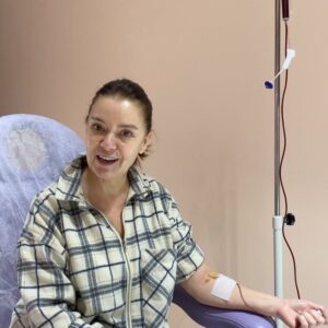 Lale Başar Instagram - Sağlıklı kalmak, güçlenmek için ozon terapisi... Teşekkürler @aklklinik @dr.elifgokce @mehmet_akil_
