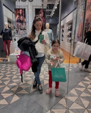 Lali González Instagram - Mano a mano y esa charla pendiente con mi hija Rafaela 😍
Buenos Aires -Julio - 2024