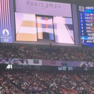 Lara Dutta Instagram - An incredible experience and an incredible night to cheer on our champ @neeraj____chopra !!! 🇮🇳 🥈 #olympics #2024 #proudindian