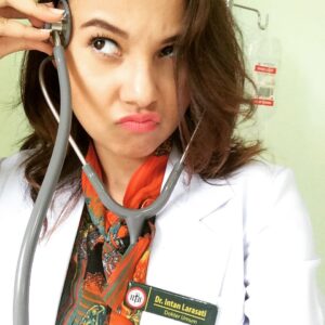 Larasati Nugroho Instagram - Yes..... I'm insane 🏥💉🚑 #thedoctor #artwork