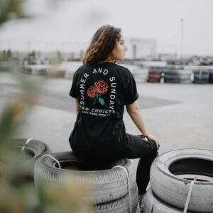 Larasati Nugroho Instagram - cuy lo gak SANS klo ga pake ne kaos ........asleeee
Mao ???? Cek @sans.story 
Terus beli 
Biar SANS. 🤘