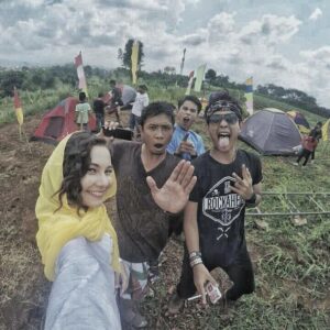 Larasati Nugroho Instagram - There is no chance for me not to be grateful. Happy sunday! #latepost