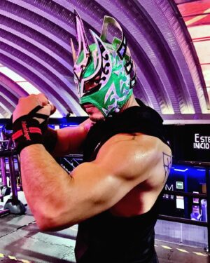 Laredo Kid Instagram - Ready para Triplemania 32 en  @luchalibreaaa 
Nada Puede Detenerme !!!

#buyazze #oscuridad #garlogarra #NadaPuedeDetenerme #ElAguilaDelRioBravo #fitnessmotivation #gym #modellife