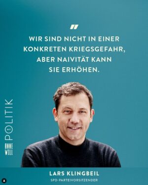 Lars Klingbeil Instagram - Ich höre wahnsinnig viel Podcast, wenn ich unterwegs bin. Das ist einfach ein gutes Format für Infos, Unterhaltung und spannende Gespräche. Für die Sommerzeit habe ich ein paar Empfehlungen rausgesucht – quasi meine „Best of Podcasts“, in denen ich in den vergangenen Monaten zu Gast war. 
 
Mit @annewill_official habe ich darüber gesprochen, was der Ukraine Hoffnung macht und warum wir mehr europäische Zusammenarbeit brauchen.
 
Wie schaffen wir es, wieder mehr politische Diskussionen zu führen – statt uns ständig zu empören? Darum geht’s im Zeit Online Podcast „Ehrlich jetzt?“ mit Yasmine M‘Barek.
 
Wie können wir Kindern die Werte von Demokratie beibringen? Und wie hat Farin Urlaub meine Werte beeinflusst? Die Antworten darauf gibt’s im Podcast Zuckerbrot und Kneipe. 
 
P.S.: Ich weiß, viele von euch warten schon auf eine neue Folge der K-Frage mit @kuehnikev 
Mitte August geht’s weiter. Versprochen.🤞