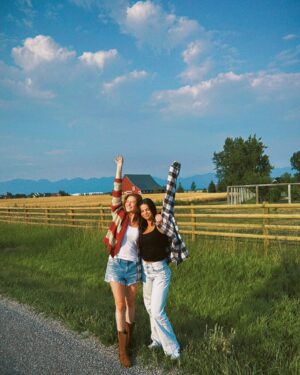 Larsen Thompson Instagram - postcards from the big sky country🫶🏼🌈💦🌞🍓🤠💛