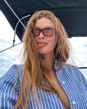 Larsen Thompson Instagram - postcards from the big sky country🫶🏼🌈💦🌞🍓🤠💛