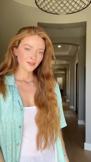 Larsen Thompson Instagram - had to recreate this scene…you’re worthy to be loved and treated as the queen you are🥹🌸 #itendswithus #lilybloom #colleenhoover #actor