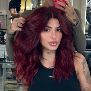 Lary Bottino Instagram - Hoje foi o dia de cerejar na @larybottino e deixar ela ainda mais linda 🍒🍒🍒

O que acharam dessa transformação?! 💥