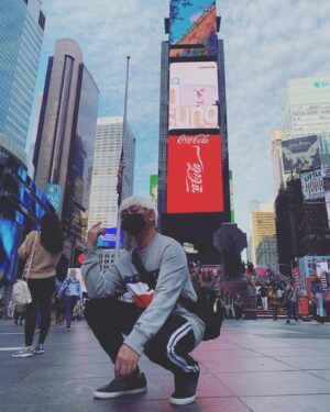 Lassy Marquez Instagram - Feeling Mowdel 😂 #nyc #2021 #picoftheday #instagood #instagram #instagay #pinoy 🇺🇸