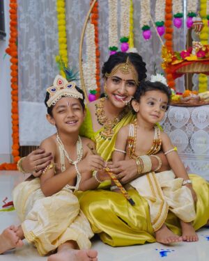 Lasya Manjunath Instagram - Na Chinni allari kannammaluuuu 😍❤️😘😘🧿🧿🧿
@urs.junnu @its.memunnu 

#janmashtami #janmashtamispecial