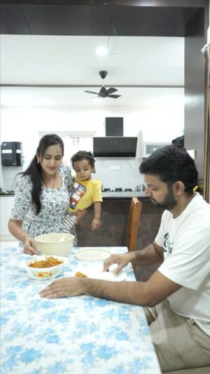 Lasya Manjunath Instagram - Wife & Husband Short Series 👩‍❤️‍👨❤️🫰🏻
Episode: 1
 For more videos suubscribe to Mr Majnu youtube channel

Nachithe share cheyandi Frndzzzz 

@manjunath_chillale 

#wifeandhusband #wifeandhusbandcomedy #wifeandhusbandcomedyreels #trendingcouple
