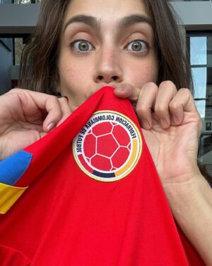 Laura Archbold Instagram - COLOMBIAAAAAAAA ⚽️