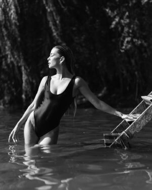 Laura Battistella Instagram - Spotted by @a.dhache in my new favourite bathing spot