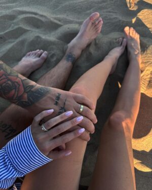 Laura Chrebetová Instagram - ✨💍

#hubby#wifey#enjoyinglife