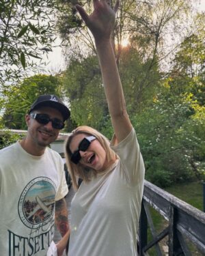 Laura Chrebetová Instagram - Už sa s tým banderom nedostaneme moc ďaleko ale urobili sme si aspoň taký malý výlet do tej našej zoo 🦩 najbližšie už zoo len v trojici 👶🏻