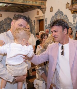 Laura Figueiredo Instagram - Difícil escolher o que partilhar.
Este é um momento nosso, da nossa família e amigos mais próximos mas vocês fazem também parte desta nossa história e fico feliz em partilhar convosco.
🙏🏼🕊️