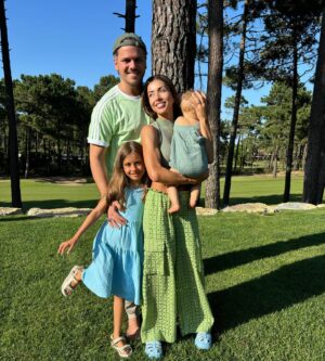 Laura Figueiredo Instagram - Parabéns meu bebé de amor!!!
Amamos-te muito 🩵