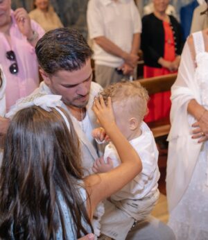 Laura Figueiredo Instagram - Difícil escolher o que partilhar.
Este é um momento nosso, da nossa família e amigos mais próximos mas vocês fazem também parte desta nossa história e fico feliz em partilhar convosco.
🙏🏼🕊️