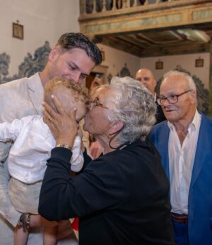 Laura Figueiredo Instagram - Difícil escolher o que partilhar.
Este é um momento nosso, da nossa família e amigos mais próximos mas vocês fazem também parte desta nossa história e fico feliz em partilhar convosco.
🙏🏼🕊️
