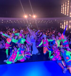 Laura Franco Instagram - VACACIONES DE INVIERNO CON MUCHA ALEGRÍA 🌈 A PURA PANAMMANIA 💞⚡️🎶

Gracias familias por acompañarnos!!! Me hace MUY feliz cantar, bailar y jugar con todos ustedes 🥰💋🎉

A SEGUIR DISFRUTANDO!! 

🎀 Pueden disfrutar de la música de Panam en las siguientes plataformas digitales: 
👉🏽 YouTube: Panam
👉🏽 Spotify: Panam y Circo
👉🏽 TikTok: Panamycirco

Cuchi cuchis 💋💋💋