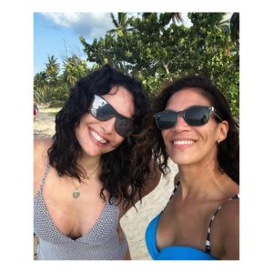 Laura Gómez Instagram - As far as beauty goes, my island is absolutely stunning and Las Terrenas is Heaven on earth ☀️

A few recommendations if you're ever around:
Playa Cosón, Portillo & Las Ballenas. If you're into surfing, Playa Bonita. Wear sunscreen and bring some mosquito repellent (you might need it). As for food, here are 3 places we thoroughly enjoyed: @elcayucolasterrenas @ostiagastrobar @le_tre_caravelle_lt 

And for events and pretty good music, make sure to follow my buddy @itslozanomusic & @so.onthemove... they host a hell of a beach party!🏝️ Ps: had a lovely stay at the boutique hotel @empyreantropicalwellness 
•
•
Un secreto a voces que conocemos los dominicanos, es que Las Terrenas es un verdadero Edén (con una ligera dosis de pecado -y pescado- para quien así lo quiera 😉)

Si vienen por acá les recomiendo los siguientes lugares para comer:
@ostiagastrobar @le_tre_caravelle_lt y @elcayucolasterrenas (mención especial a Augusto por tratarnos tan bien y guardarnos pescado fresco 🐟)

Y para una exquisita experiencia musical sigan a mi pana @itslozanomusic, y a @so.onthemove para estar al tanto de experiencias playeras. Además, tuvimos una estancia muy agradable en el Hotel Boutique @empyreantropicalwellness (Gracias por la conexión y una estupenda fiesta @itslozanomusic @so.onthemove @olallard y gracias @denisequinones9 por acompañarme y esa linda foto de portada) 😎