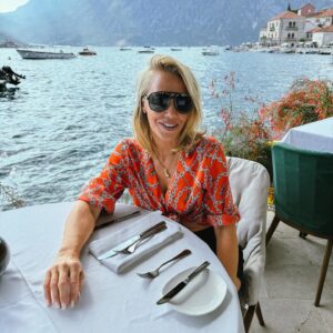 Laura Hamilton Instagram - Perast, Montenegro is quite possibly one of the most beautiful places to visit.  There are too many beautiful photos opportunities… 📸➡️➡️➡️
.
.
.
#montenegro #perast #beautiful #travel #location #destination #grateful #gratitude