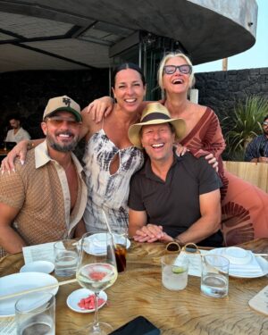 Laura Lentz Instagram - YAMAS!!!…🧿 🤍💙Thank you @joelmarion & @katrinadoesnthaveinsta !!! Your gift of bringing people together is so beautiful.. Love you guys! Im already missing everyone 🥹