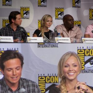 Laura Vandervoort Instagram - With #SanDiegoComicCon happening right now I started to reminisce. Some San Diego Comic Con memories.

I’ve had the honor over the years of attending several SDCC’s with different series. It is always such a fun time. 

My very first #SDCC was after I was announced as #Supergirl (photo #3) for the series Smallville. It blew my mind!