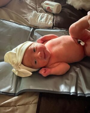 Laureano Staropoli Instagram - Llegaste para iluminar mi vida 😍

Siento una felicidad infinita, te amo hija ❤️
