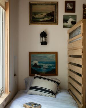 Lauren Liess Instagram - The bunk room at @thelostcottage 🫶 full house tour up now on our you t. U be chnl! The whole story of the house & the others we’ve designed at the beach is in my new book, BEACH LIFE. But BEACH LIFE is about more than just design… it’s about the way the beach that makes us exhale and just be. There are so many benefits to visiting the coast- physical, mental, emotional etc and BEACH LIFE explores all of those aspects & explains why we feel different at the beach and how we can go back into the world better for it. | photo by @helennorman