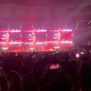 Lauren Spencer Instagram - Baby when I tell y’all @beyonce #renaissancetour was the BEST live show. I found myself legit mesmerized, screaming like a teenager, and singing so hard she needs to make me a background singer. 🤣 Such a beautiful night with my sister! 💖

You know I stay with my @whill_us so get yours at @scootaround use code: LOLO8 to get that discount! 🔗 LINK IN BIO!
