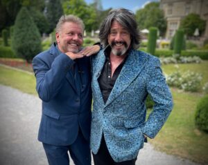 Laurence Llewelyn-Bowen Instagram - This picture needs no further explanation @homes_under_the_hammer @martinrobertstv