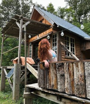 Laurène Arnoux Instagram - 🤠🍃🪵🌲🐾🏕️