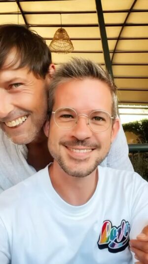 Laurent Kerusoré Instagram - Merci mes amours pour cet anniversaire incroyable… tellement de chance de vous avoir dans ma vie. C’est reparti pour 50 ans dans vos bras, dans vos yeux et dans mon coeur. Je vous aime terriblement et véritablement @laetitiamilotofficiel @jolatzko @liliazteque @oh_tchim @davidbaiot @rhumarin_provence #♥️#anniversary #50 #50ans #happylife #heureux #pourtoujours #instagram #instagood