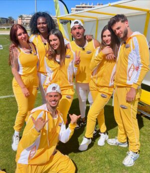 Laurent Maistret Instagram - Et voilà, c’est la fin des Apprentis Champions. 
Ce soir c’est le dernier épisode 🥹
Un grand bravo à tous pour cette émission riche en sport 🏊‍♂️🏃🏾‍♂️🏅
Un grand bravo à tous les candidats d’avoir tout donné pour leurs associations et aux coachs qui les ont aidés à se surpasser 🙌
Bravo à toute l’équipe de @banijayfrance , à @bengiaz et à @florencefayard pour ce tournage 👏🏼👏🏼 et à @w9officiel pour sa confiance.