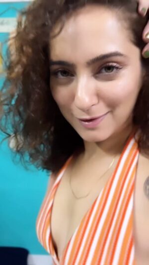 Lavina Tandon Instagram - Late post 
for 
this amazing 
Trending reel, which is not so trending Now 🤓
.
.
.
.
.
But finally Cracked Me up!!! 
Thank you ☺️ @vickykaushal09 for doing so flawlessly uff #tussi toh jaan le gaye ❤️✨
#trendingreel 
#vickykaushal 
#badnewz 
#dancingreel 
#dancer 
#justforfun 
#funnyreels 
#nachooooo 
#danceroftheyear
#lavvinataandon