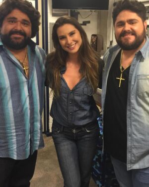 Lavínia Vlasak Instagram - #Tbt com queridos @cesarmenoti_e_fabiano no antigo programa da @fatimabernardes .

Amei relembrar 🥰