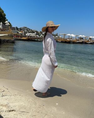 Lavínia Vlasak Instagram - Pra fechar com chave de ouro:

Bodrum na Turquia 🇹🇷 

Em Bodrum o clima é agradável o ano inteiro! Por estar muito próximo do Mediterrâneo, seus verões são quentes e os invernos, suaves. Isso significa que o destino é atraente em qualquer estação. 

Vale a pena a visita ❤️

#CurtaagoraePosteDepois #Turquia #Love #Amor #Trip. #Bodrum