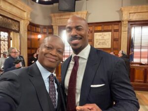 Lawrence Gilliard Jr. Instagram - CATCH THIS ONE!!! Pleasure doing business with this bunch once again! This episode is really important as it deals with the issue of race based trauma! Blessed to be a part of it! Cast is always solid and Chinaza Uche (2nd Pic) is phenomenal in it! And always good catching up with my “The Wire” and “The Duece” hermano, Alex Hall (2nd from last Pic)! Tomorrow! Feb.29th! NBC! 8pm! “Law & Order!” @nbclawandorder #myactorlife #lawrencegilliardjr #lgjrlifestyle #blessings