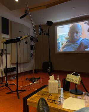 Lawrence Gilliard Jr. Instagram - In the lab! Did a thing! There is a great story behind this haircut and makeup. I shall share it one day! 😁 #moviemagic #myactorlife #lawrencegilliardjr #lgjrlifestyle #thelab #adr #looping