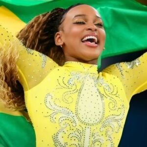 Lázaro Ramos Instagram - A mulher brasileira com mais medalhas olímpicas!!!
Parabéns, @rebecarandrade, por todo o seu trabalho, sua dedicação e por mais essa vitória. 🇧🇷🇧🇷🇧🇷

E vocês já sabem da regra: 👇🏾
ouro = ouro
prata = ouro
bronze = ouro

Ah @simonebiles, concordo com você. Também estou aqui impressionado e aplaudindo de pé. Bonito ver vocês no pódio. ❤️

Imagens de: @timebrasil | @ge.eptv