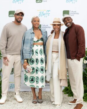 LeToya Luckett Instagram - ✨The Vinyard✨

A few of my favorite pics from Martha’s Vineyard! I got to spend some time much needed time with some of my favorite people. This was by far one of the best family trips to date! 
Highlights :

•The Coles 1st family trip 😆
•Celebrated the premiere of “THE MEMO” produced by my sis @valeisha (so proud 🙏🏾)
•My girl @exquisitemo hosted a fun and uplifting @balmain brunch (We had a time!! 💃🏽)
•The kids had a blast!