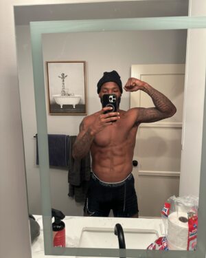 Le'Veon Bell Instagram - I’ve worked for this 💪🏾