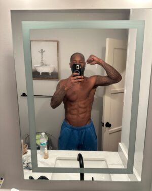 Le'Veon Bell Instagram - I’ve worked for this 💪🏾