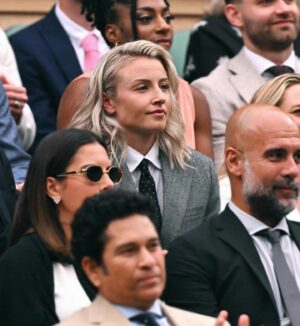 Leah Williamson Instagram - I love @wimbledon 💚
An honour to be invited into the Royal Box and share the day with my daddio x