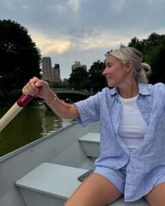 Actress Leah Williamson HD Instagram Photos and Wallpapers August 2024